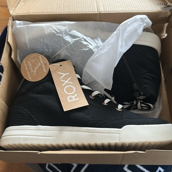 Roxy Black Camy U Hidden Wedge High Top Sneakers Size 10 New in Box* - Picture 2 of 12